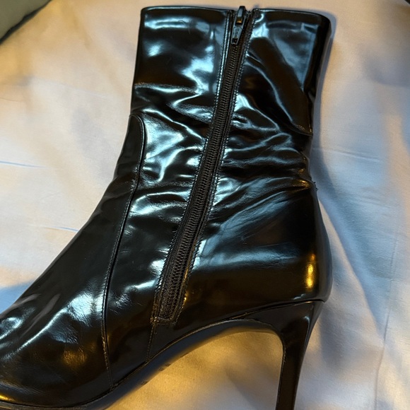 Burberry Check Lined Black Patent Leather Stiletto Booties - size 38 - Picture 8 of 9